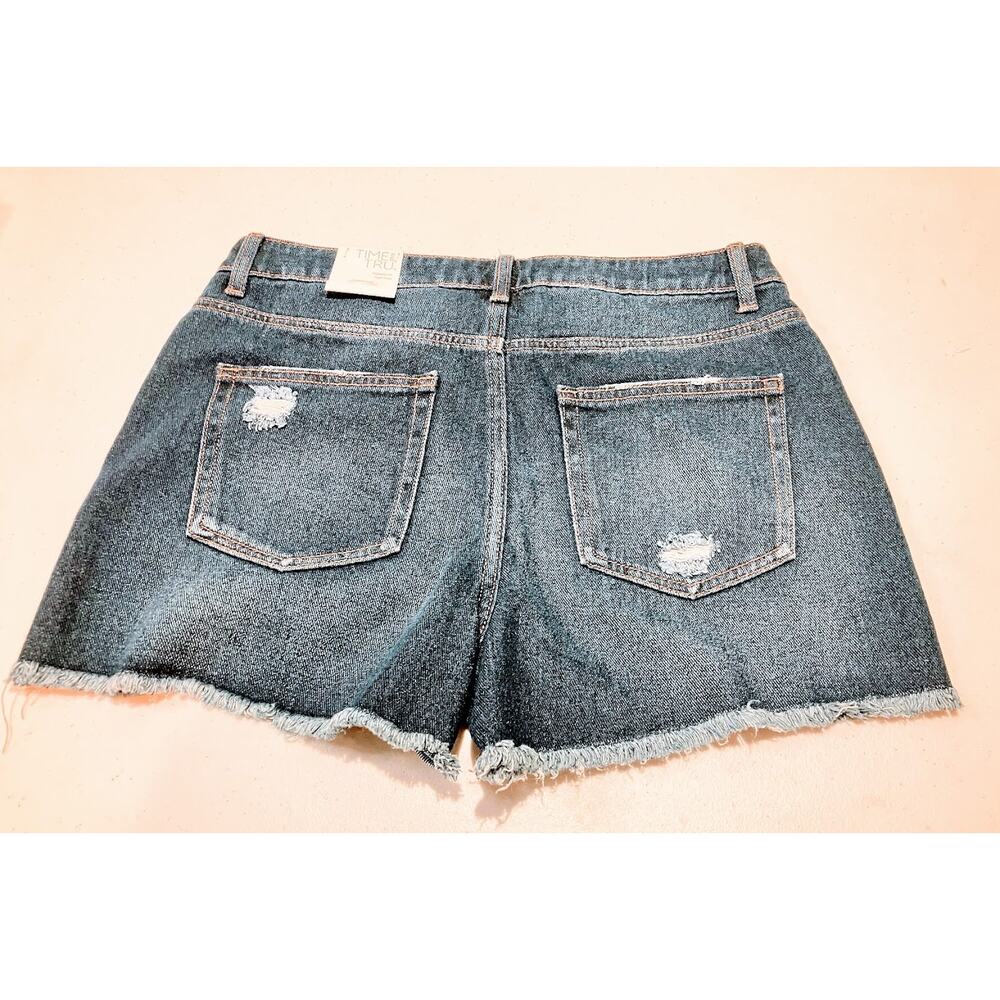 Time and True Blue Jean Denim Cut Off Shorts Womens Size 8 Relaxed Fit High RIse - Picture 2 of 4